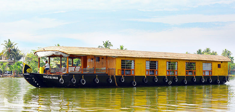 four bedroom budget kerala houseboats